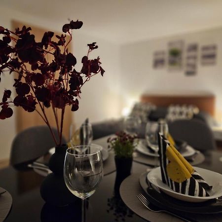 Holiness Apartmanok Seghedin Exterior foto