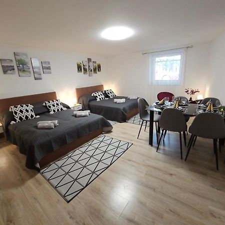 Holiness Apartmanok Seghedin Exterior foto