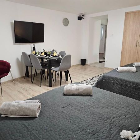 Holiness Apartmanok Seghedin Exterior foto