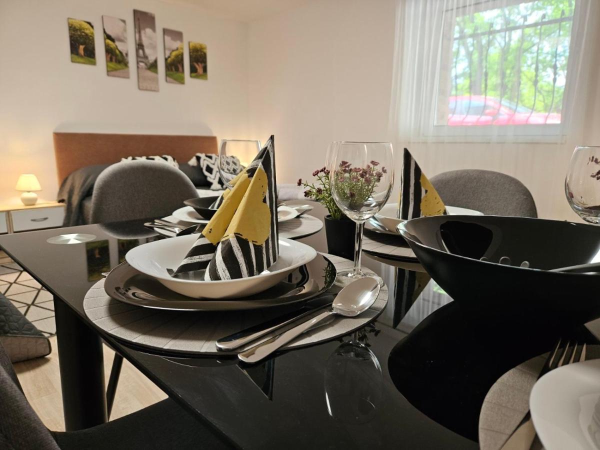Holiness Apartmanok Seghedin Exterior foto