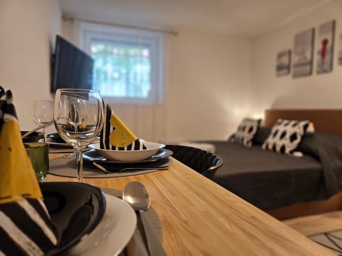 Holiness Apartmanok Seghedin Exterior foto