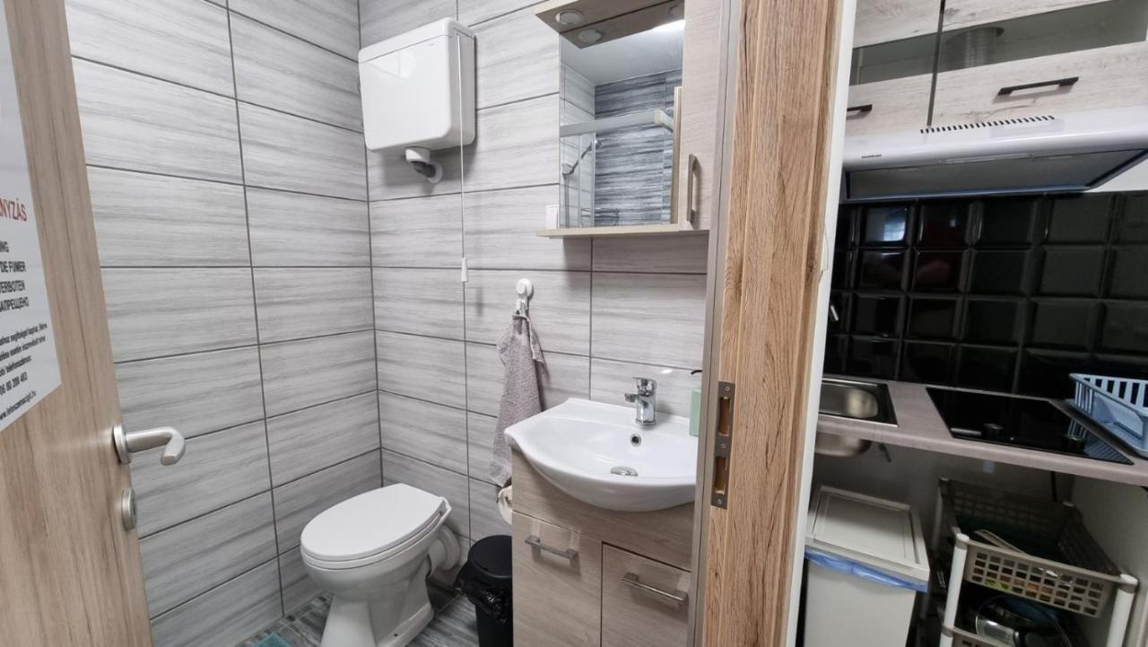 Holiness Apartmanok Seghedin Exterior foto