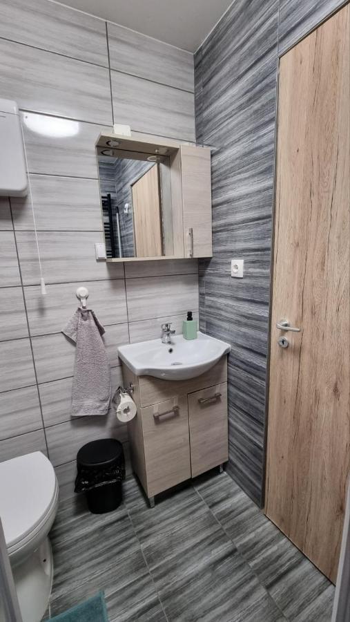 Holiness Apartmanok Seghedin Exterior foto