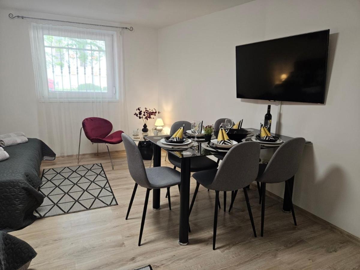 Holiness Apartmanok Seghedin Exterior foto