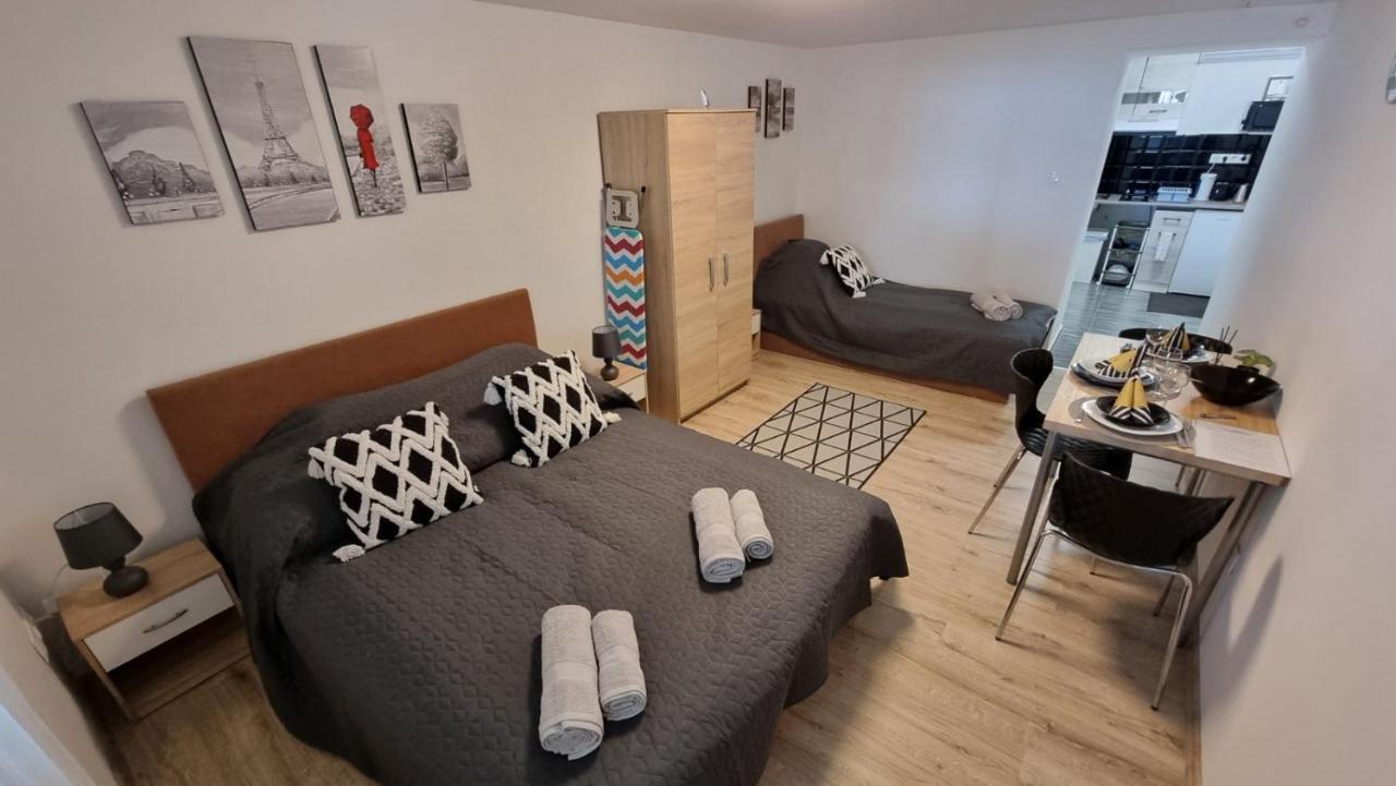 Holiness Apartmanok Seghedin Exterior foto