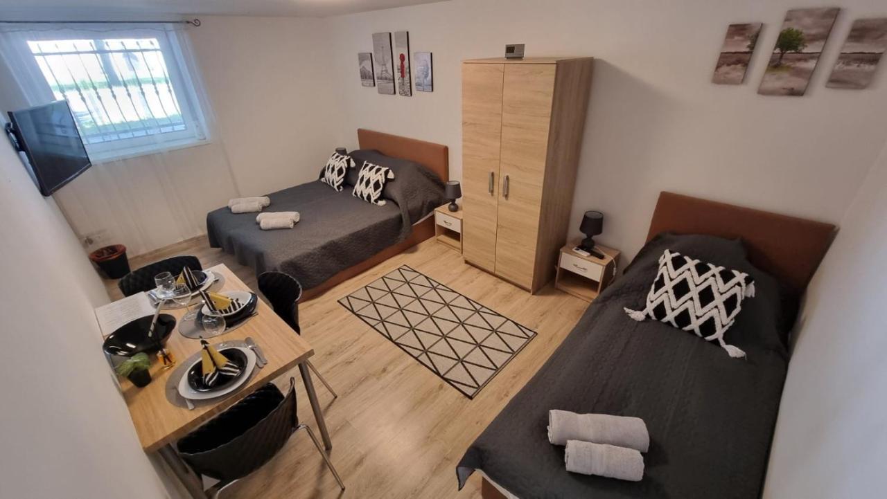 Holiness Apartmanok Seghedin Exterior foto