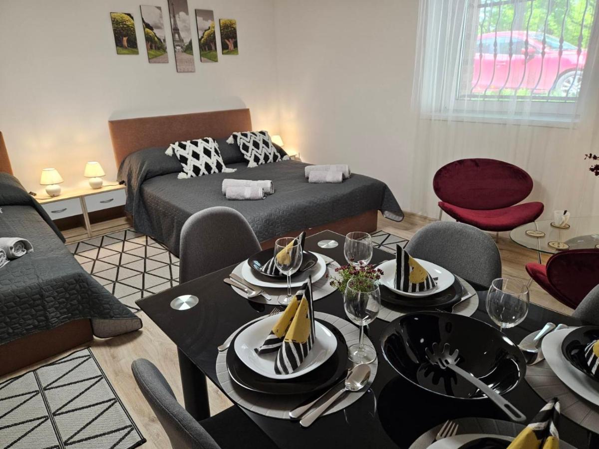 Holiness Apartmanok Seghedin Exterior foto