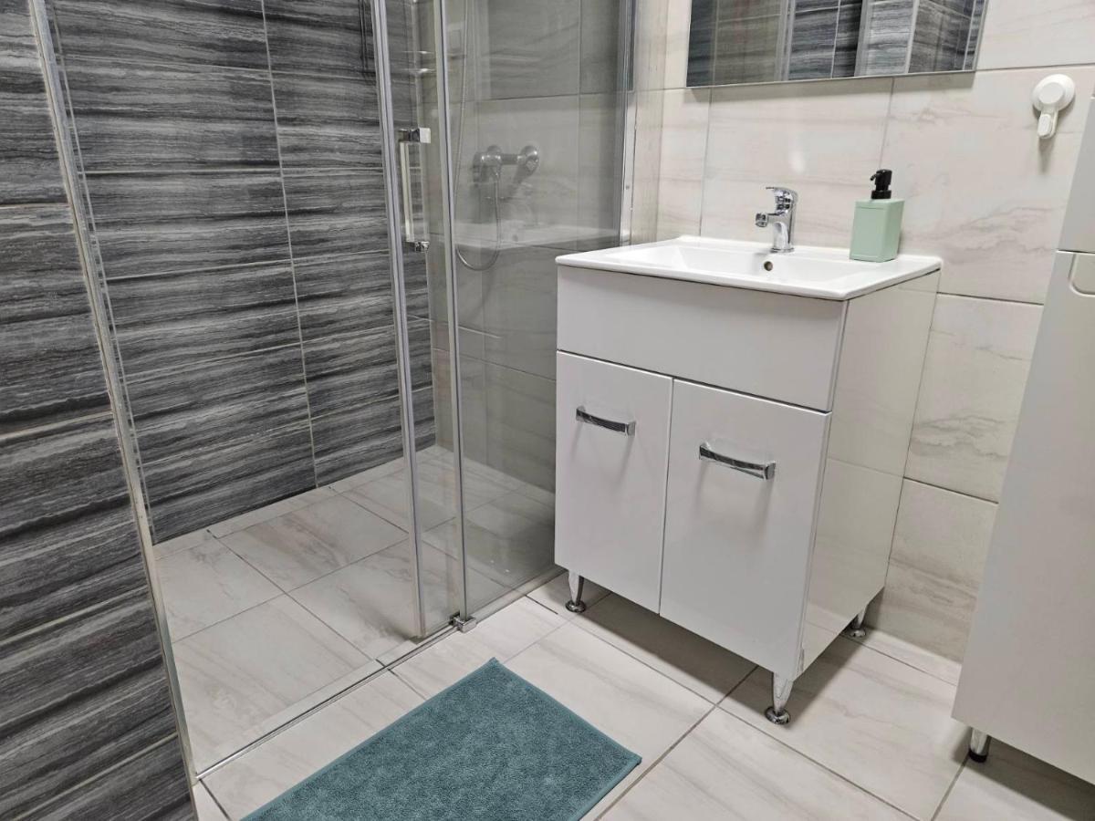 Holiness Apartmanok Seghedin Exterior foto