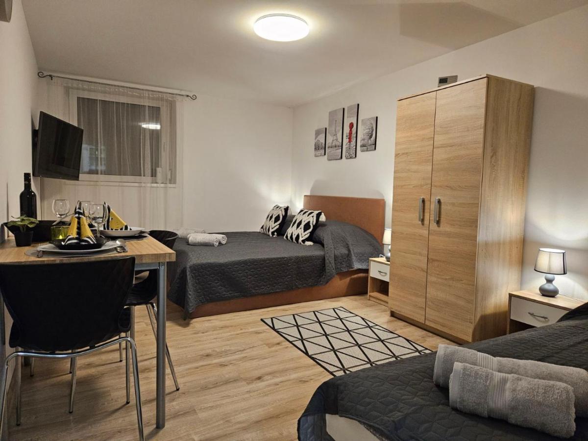 Holiness Apartmanok Seghedin Exterior foto